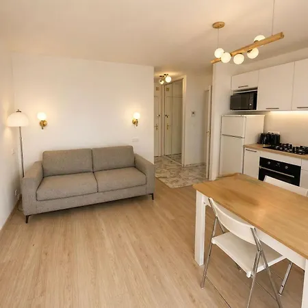 Riviera Juan Les Pins 300m Avec Terrasse Appartement Antibes