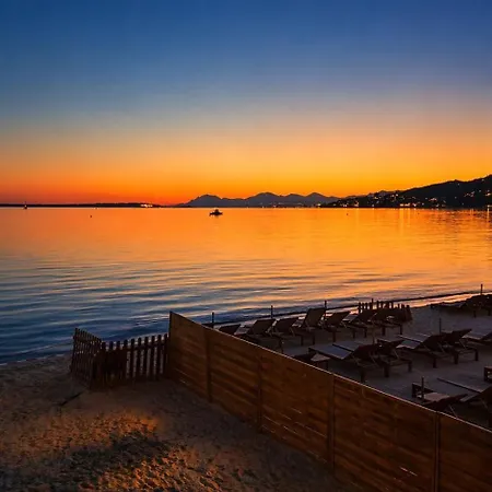 Riviera Juan Les Pins 300m Avec Terrasse *