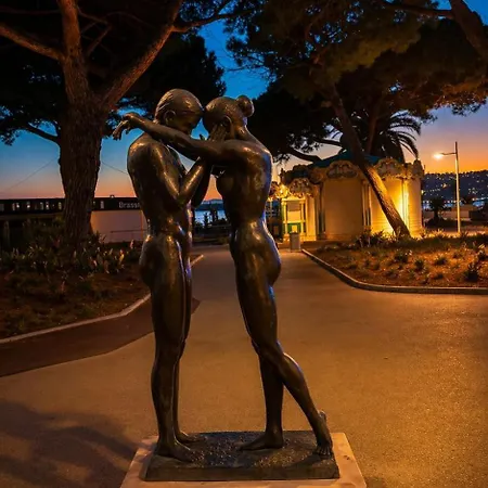 Appartement Riviera Juan Les Pins 300m Avec Terrasse Antibes